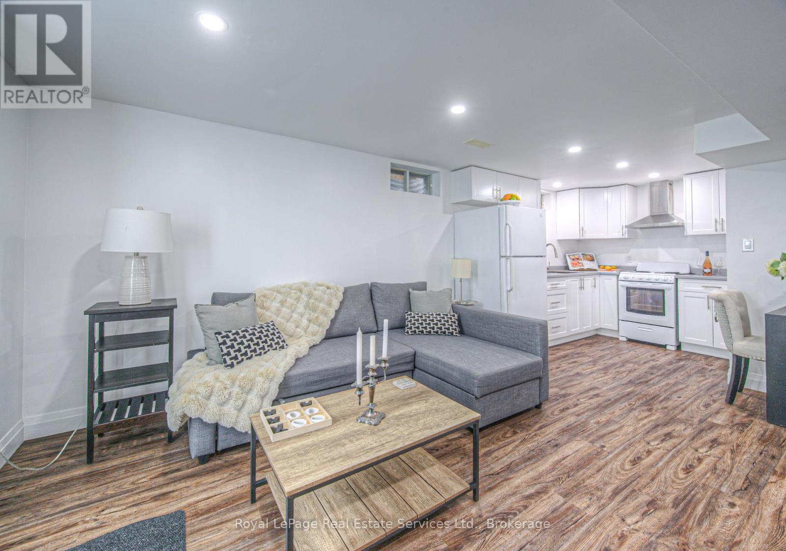 












92 ADAM STREET

,
Cambridge,




Ontario
N3C2K6

