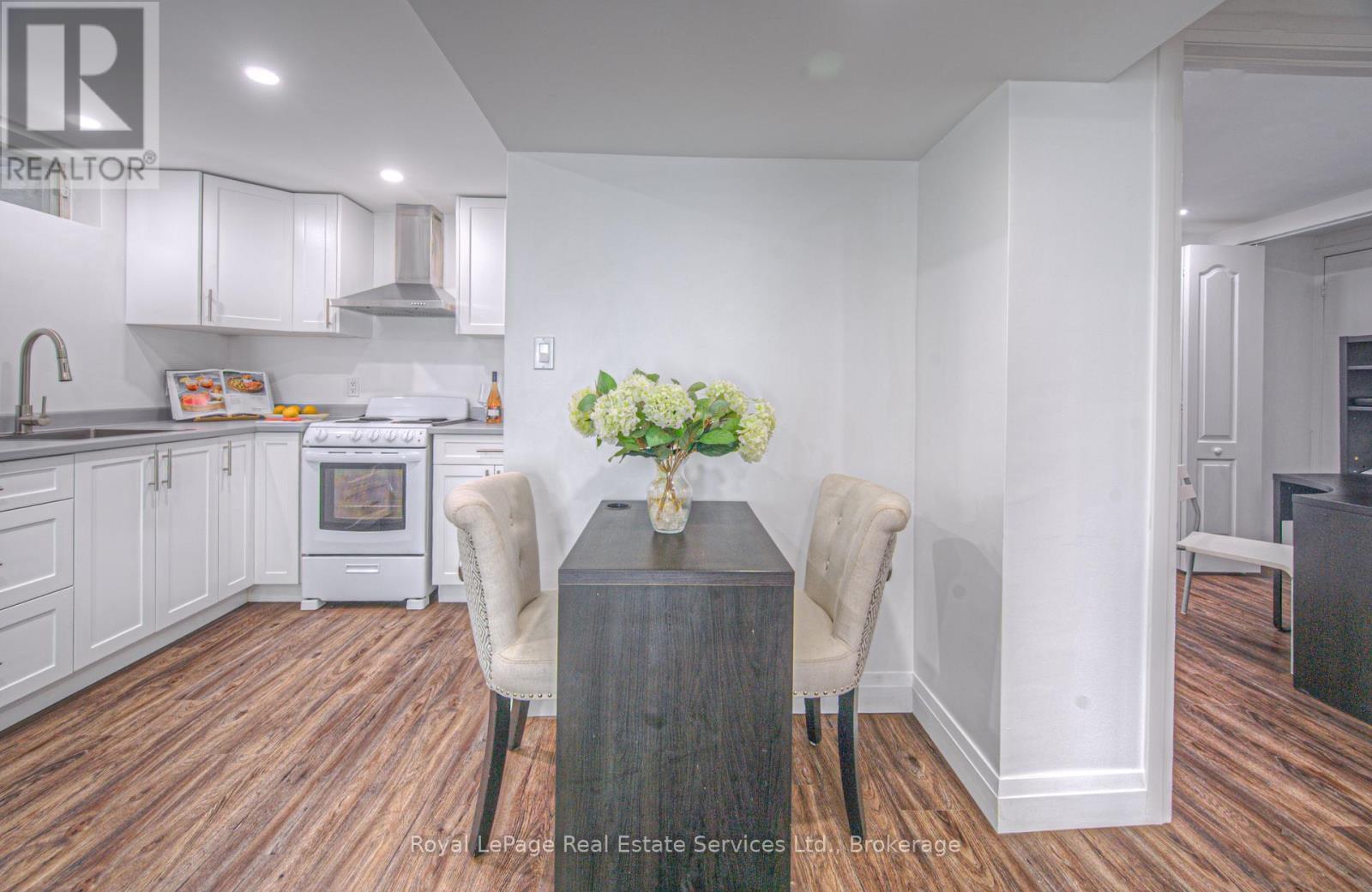 












92 ADAM STREET

,
Cambridge,




Ontario
N3C2K6

