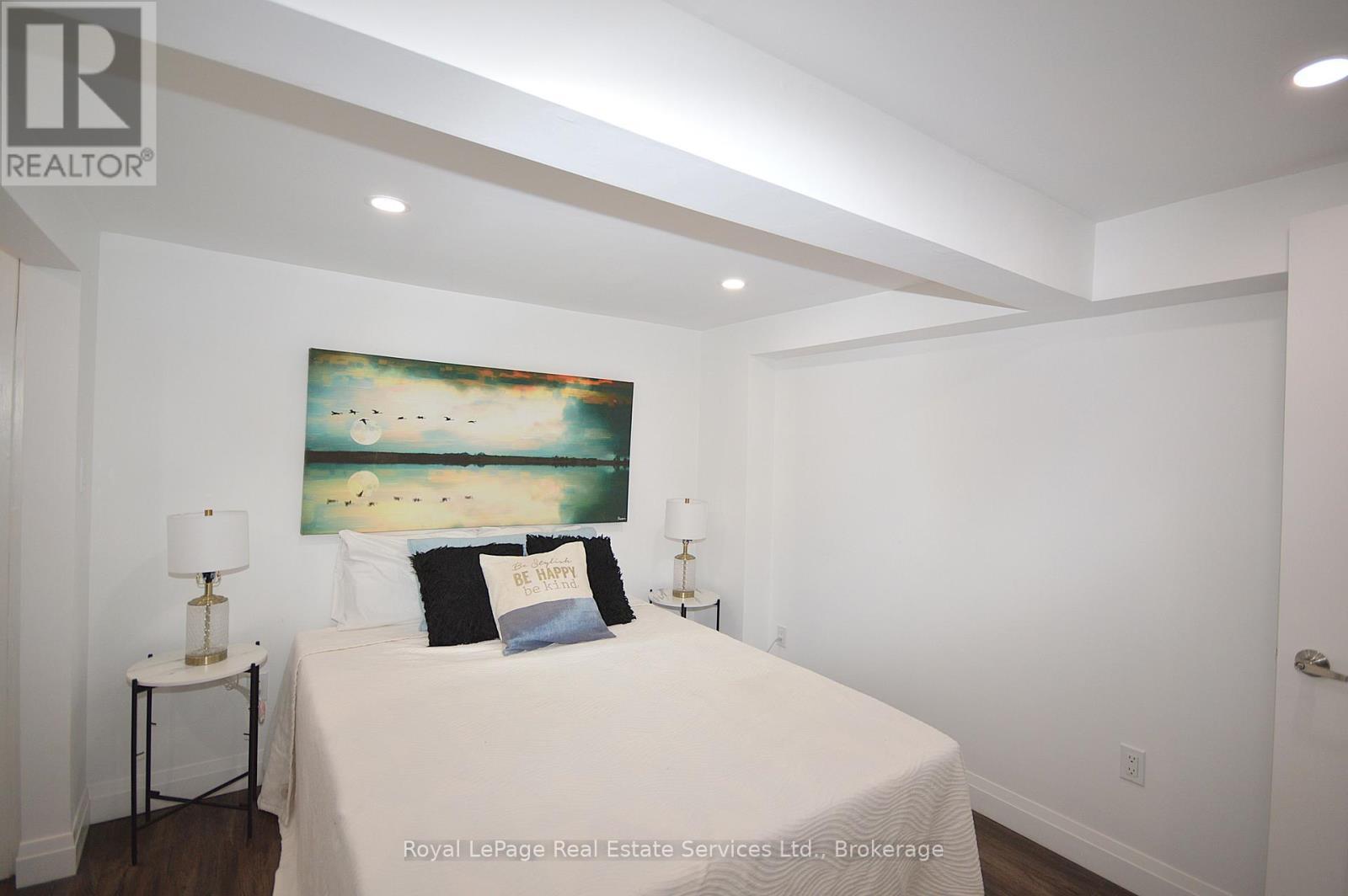 












92 ADAM STREET

,
Cambridge,




Ontario
N3C2K6

