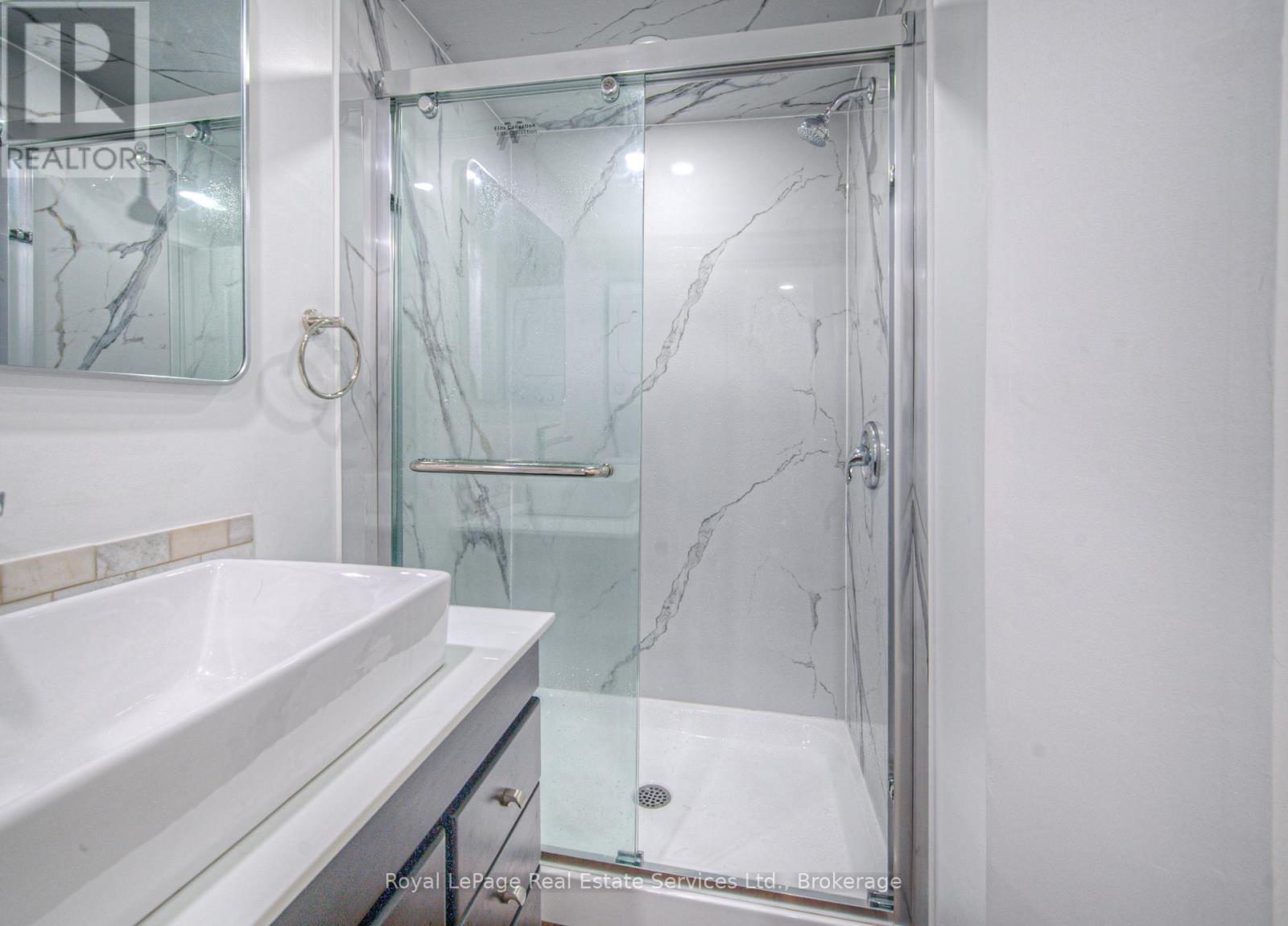 












92 ADAM STREET

,
Cambridge,




Ontario
N3C2K6

