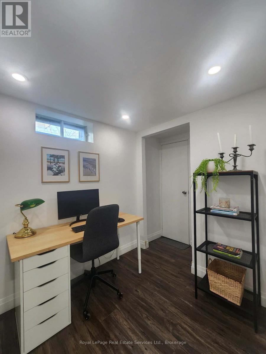 












92 ADAM STREET

,
Cambridge,




Ontario
N3C2K6

