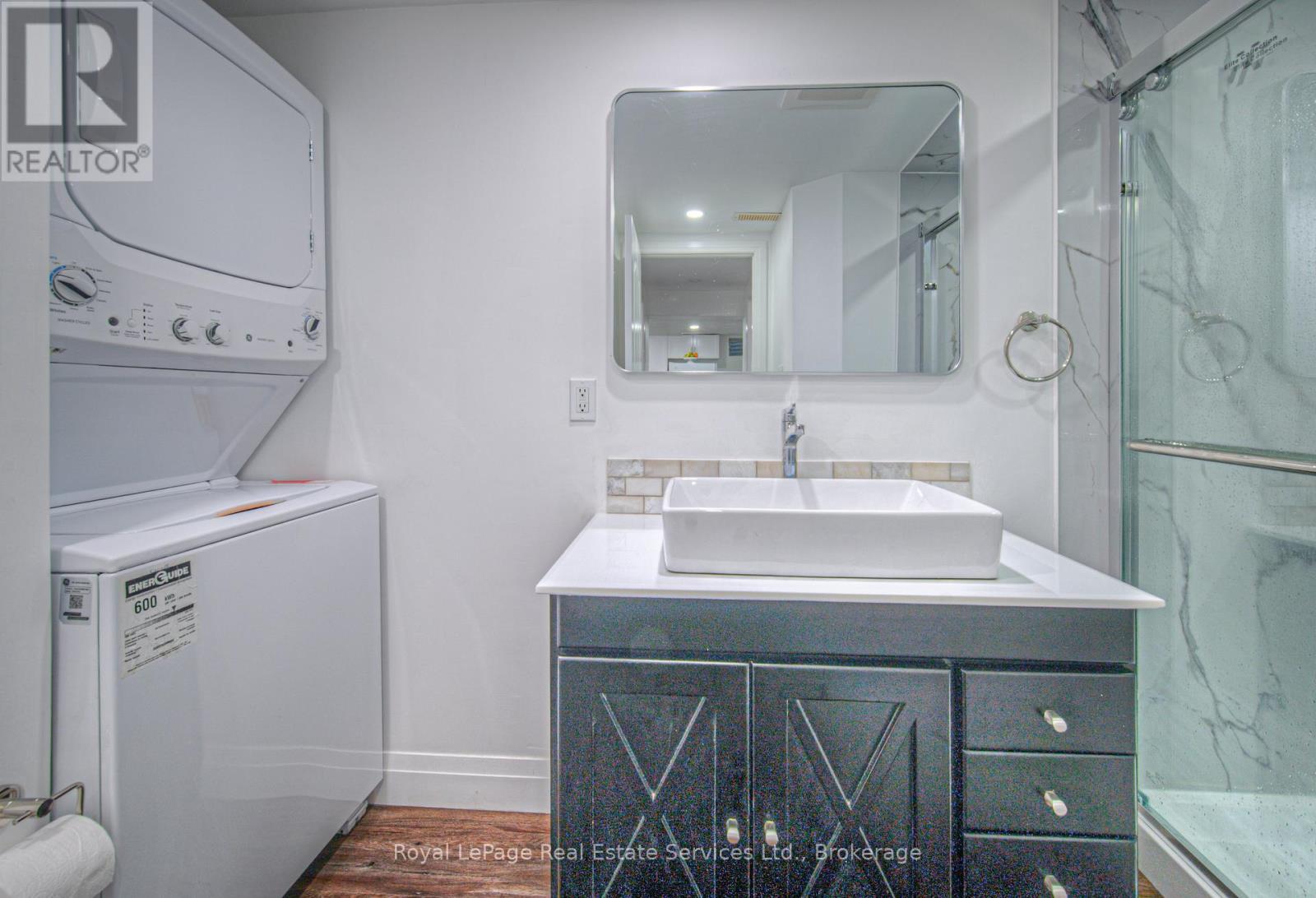 












92 ADAM STREET

,
Cambridge,




Ontario
N3C2K6

