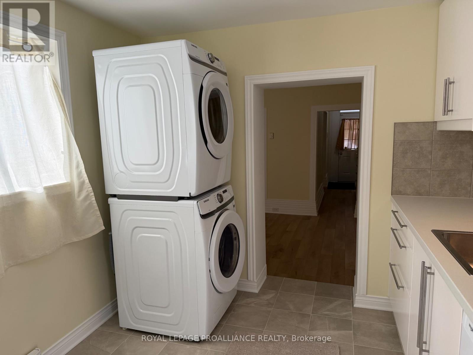 












71 BUELL STREET

,
Brockville,




Ontario
K6V4Y4

