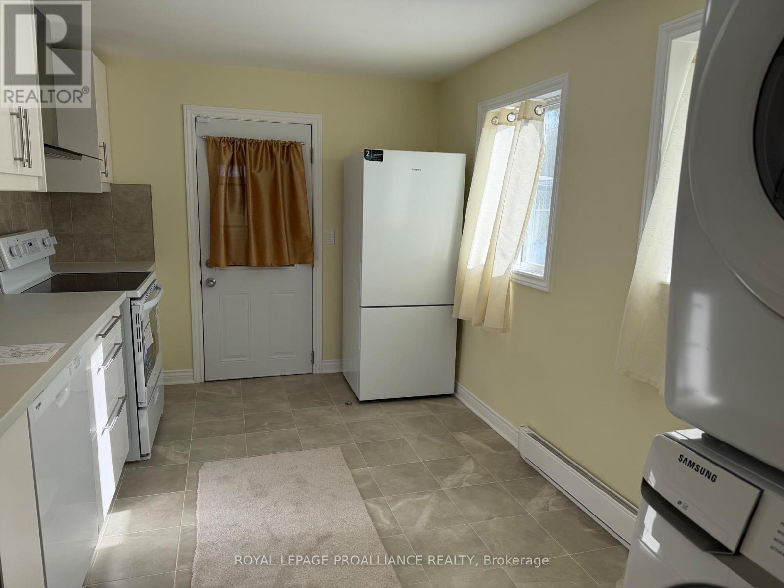 












71 BUELL STREET

,
Brockville,




Ontario
K6V4Y4

