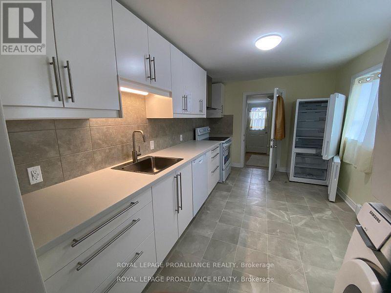 












71 BUELL STREET

,
Brockville,




Ontario
K6V4Y4

