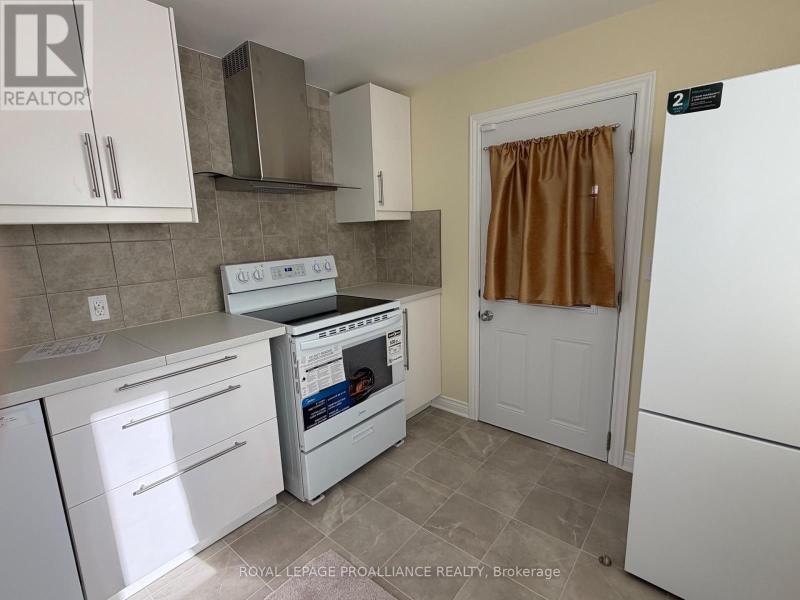 












71 BUELL STREET

,
Brockville,




Ontario
K6V4Y4

