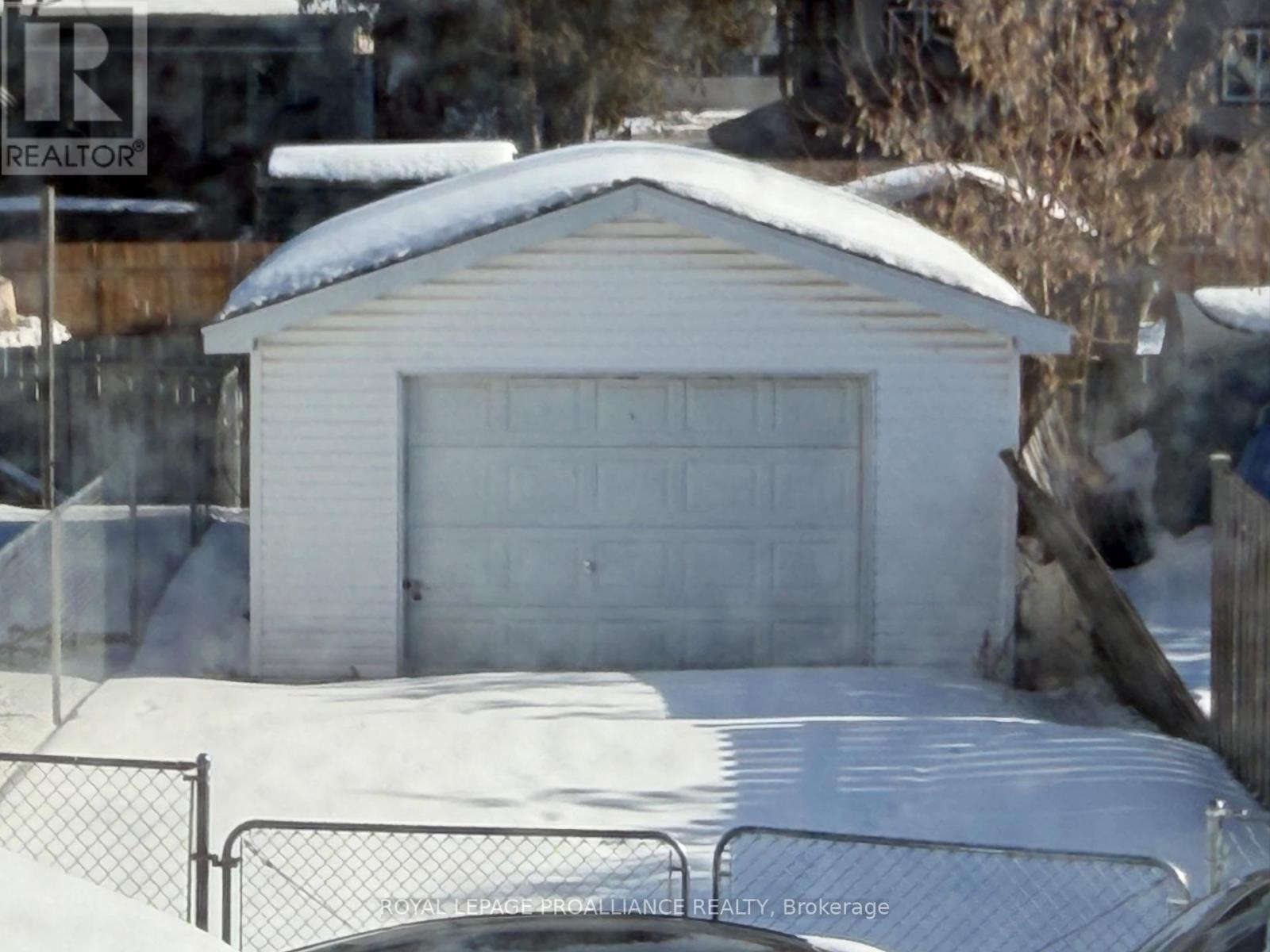 












71 BUELL STREET

,
Brockville,




Ontario
K6V4Y4

