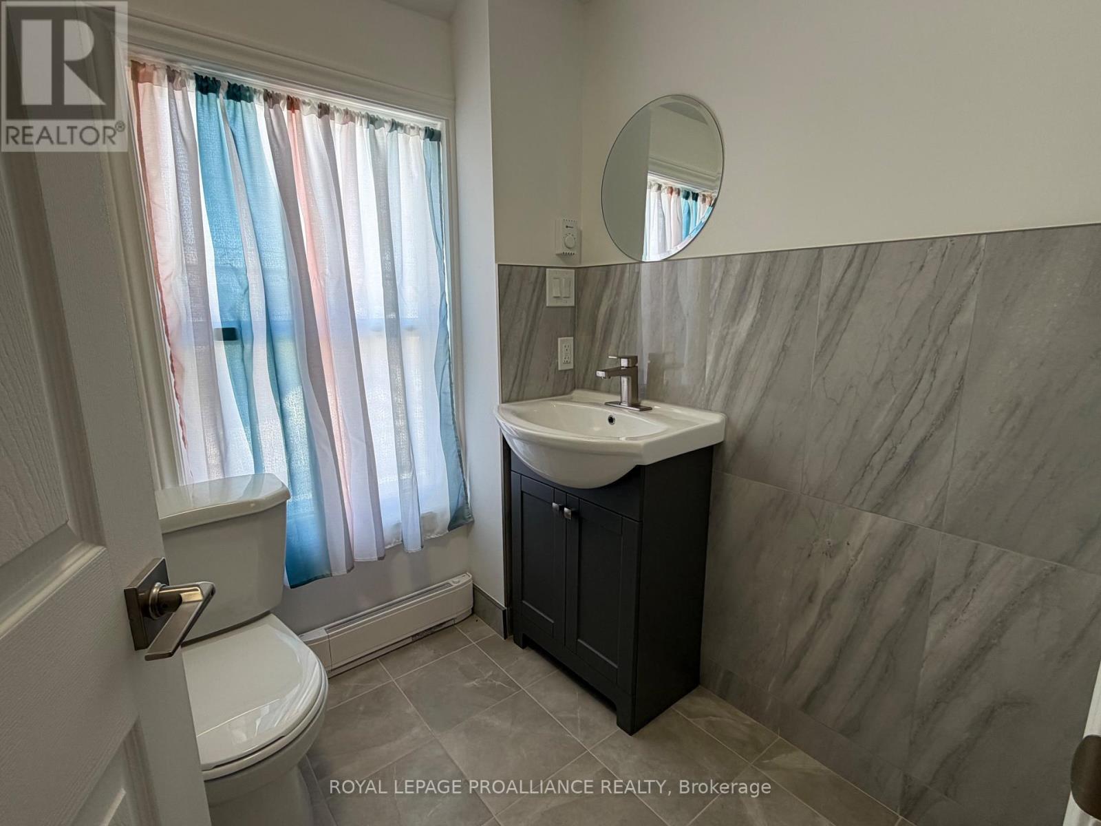 












71 BUELL STREET

,
Brockville,




Ontario
K6V4Y4

