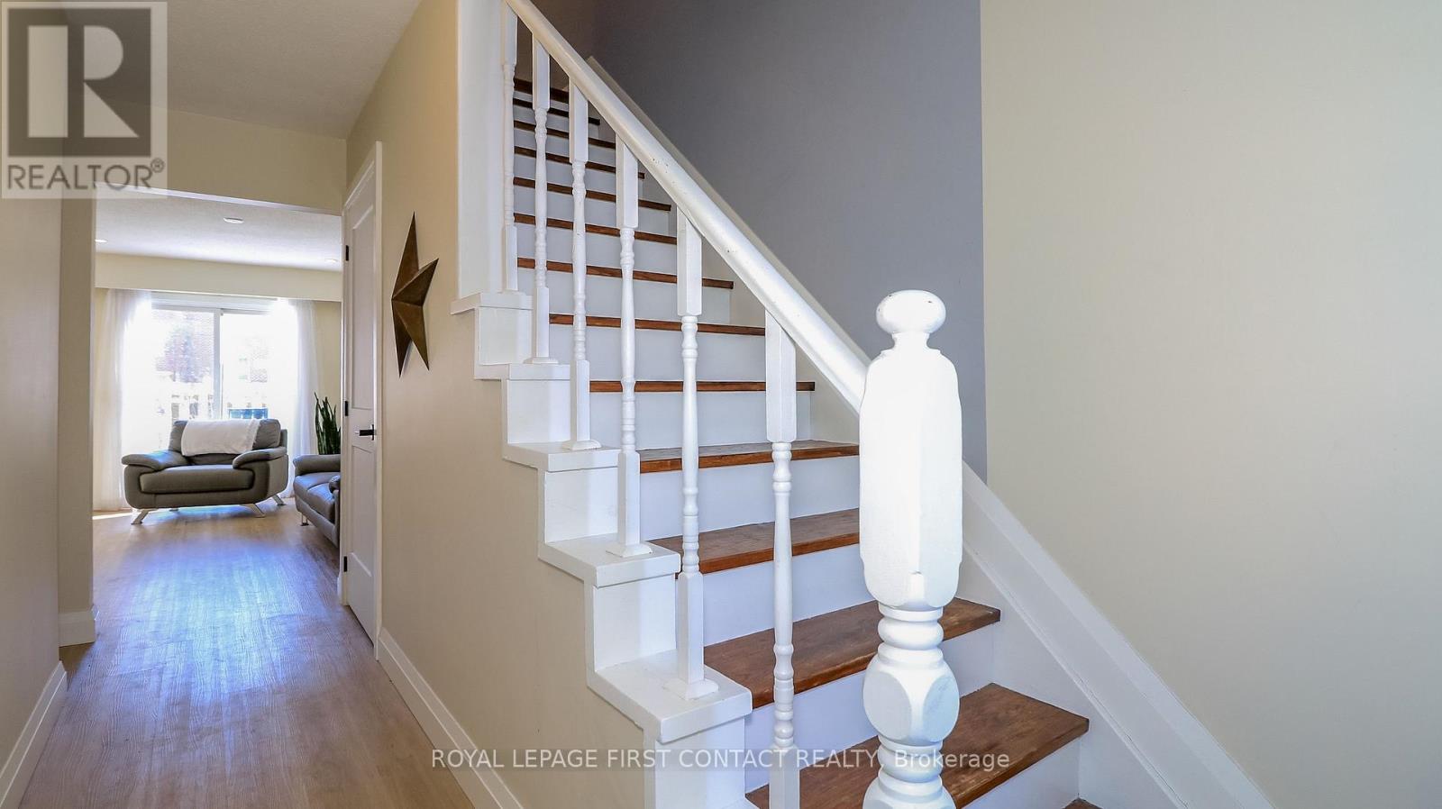 












UNIT #10 - 261 ROSE STREET

,
Barrie,




Ontario
L4M2V3

