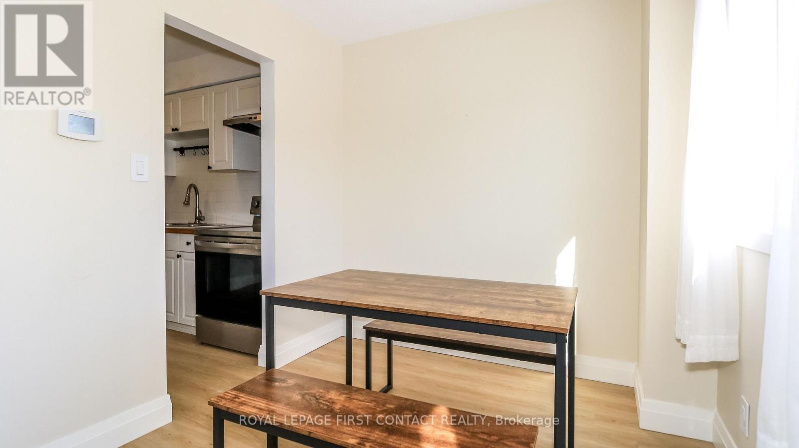 












UNIT #10 - 261 ROSE STREET

,
Barrie,




Ontario
L4M2V3

