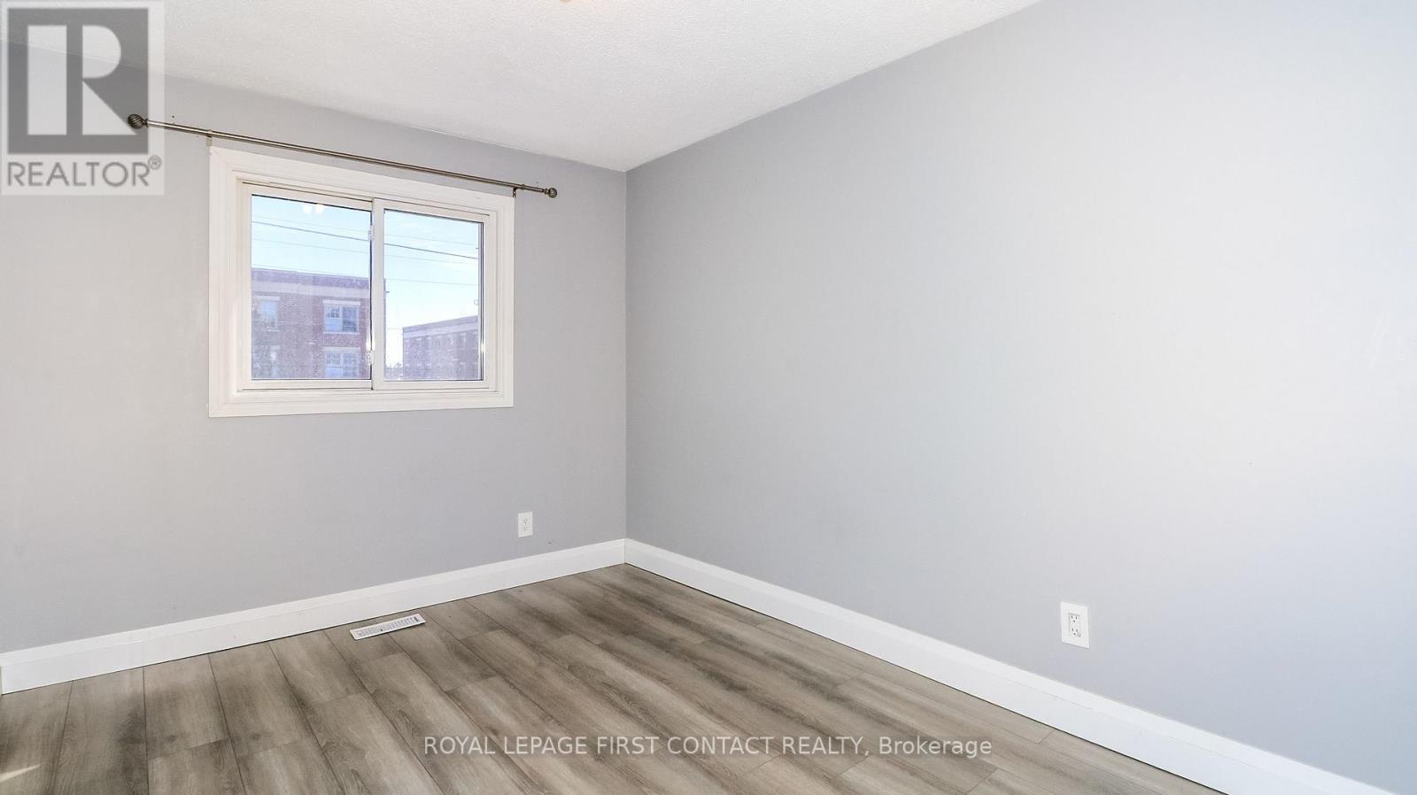 












UNIT #10 - 261 ROSE STREET

,
Barrie,




Ontario
L4M2V3

