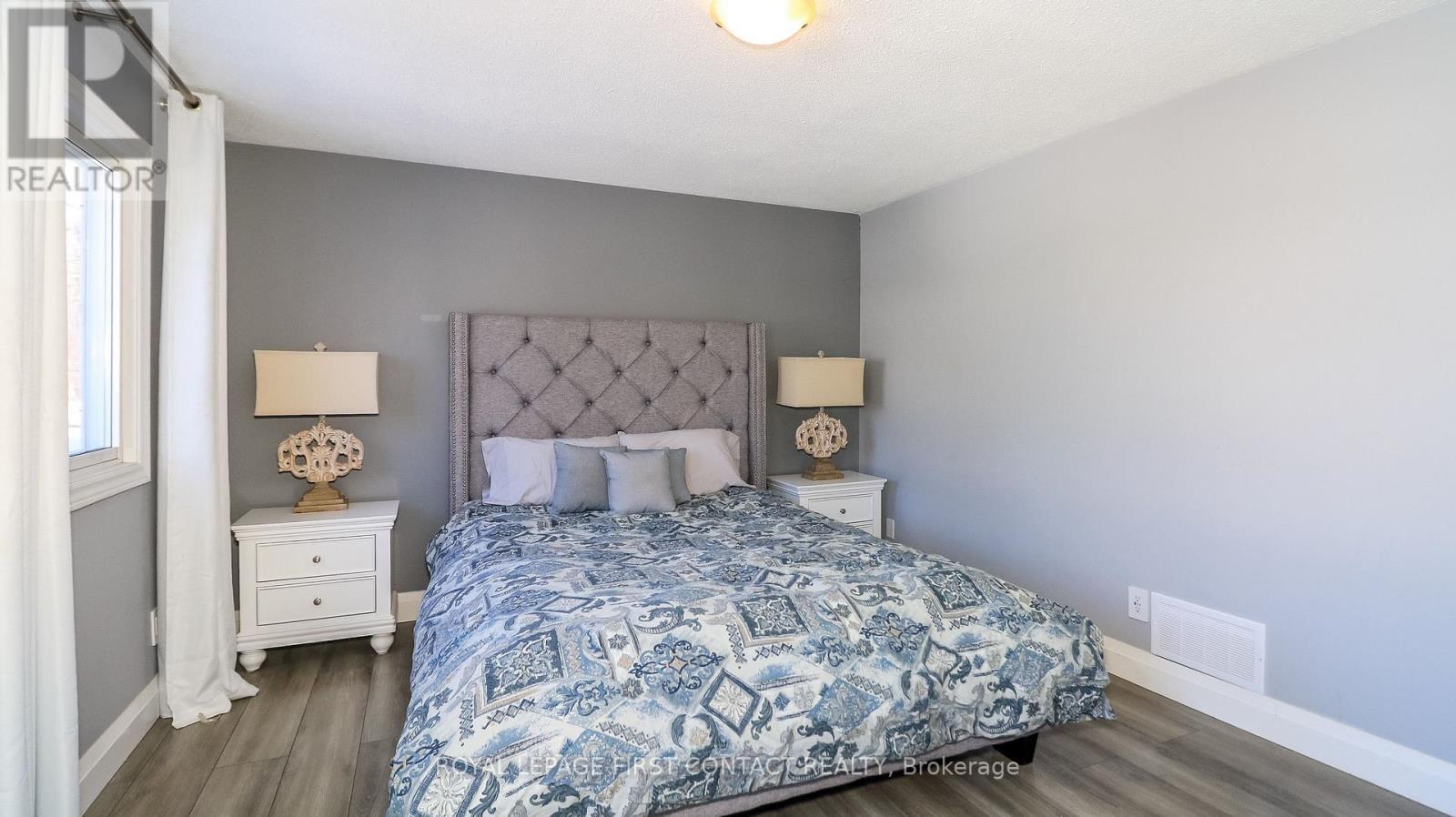 












UNIT #10 - 261 ROSE STREET

,
Barrie,




Ontario
L4M2V3

