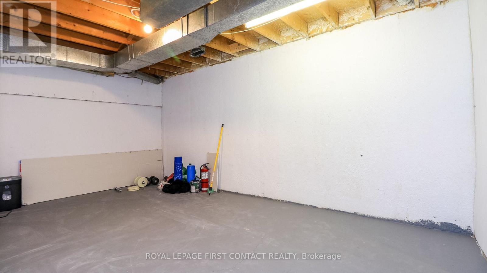 












UNIT #10 - 261 ROSE STREET

,
Barrie,




Ontario
L4M2V3

