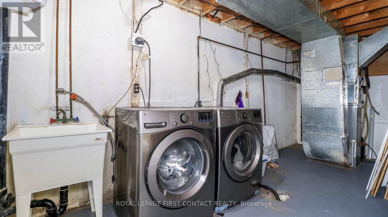 












UNIT #10 - 261 ROSE STREET

,
Barrie,




Ontario
L4M2V3

