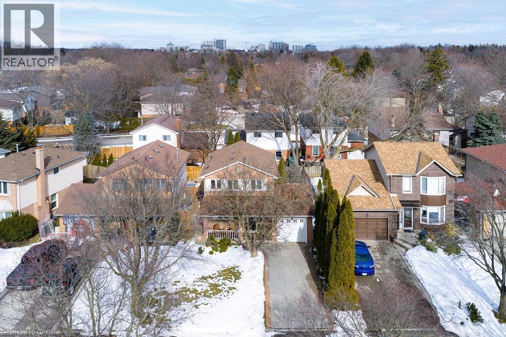 












161 RIVERVIEW Street

,
Oakville,




Ontario
L6L5S2

