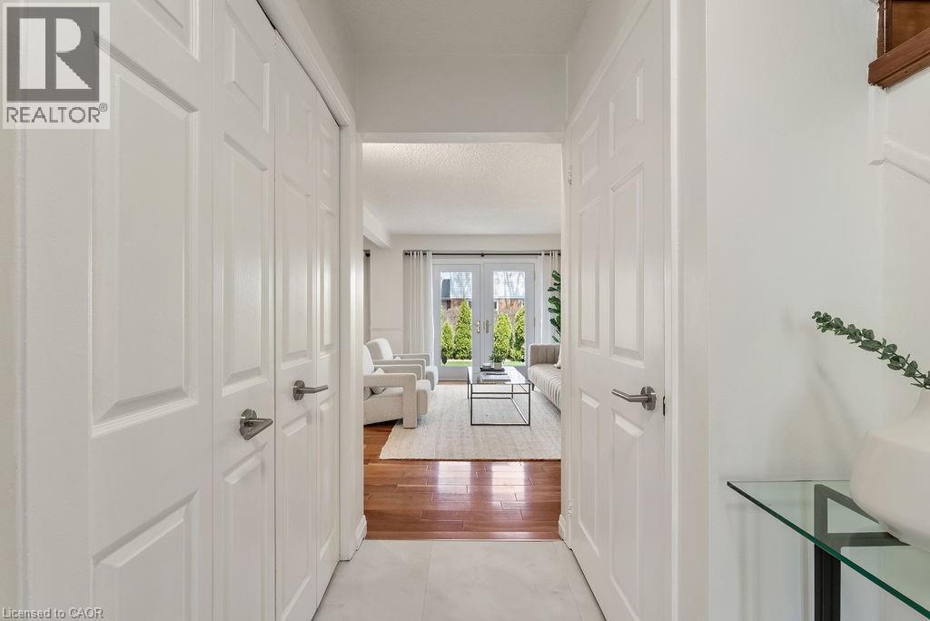 












161 RIVERVIEW Street

,
Oakville,




Ontario
L6L5S2

