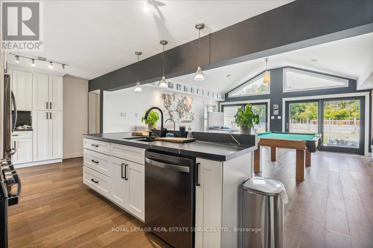 












1099 BURNHAMTHORPE ROAD W

,
Oakville,




Ontario
L6M4K9

