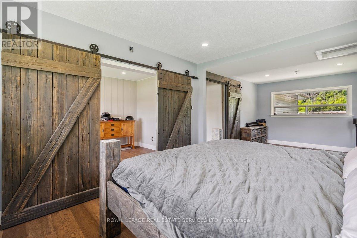 












1099 BURNHAMTHORPE ROAD W

,
Oakville,




Ontario
L6M4K9

