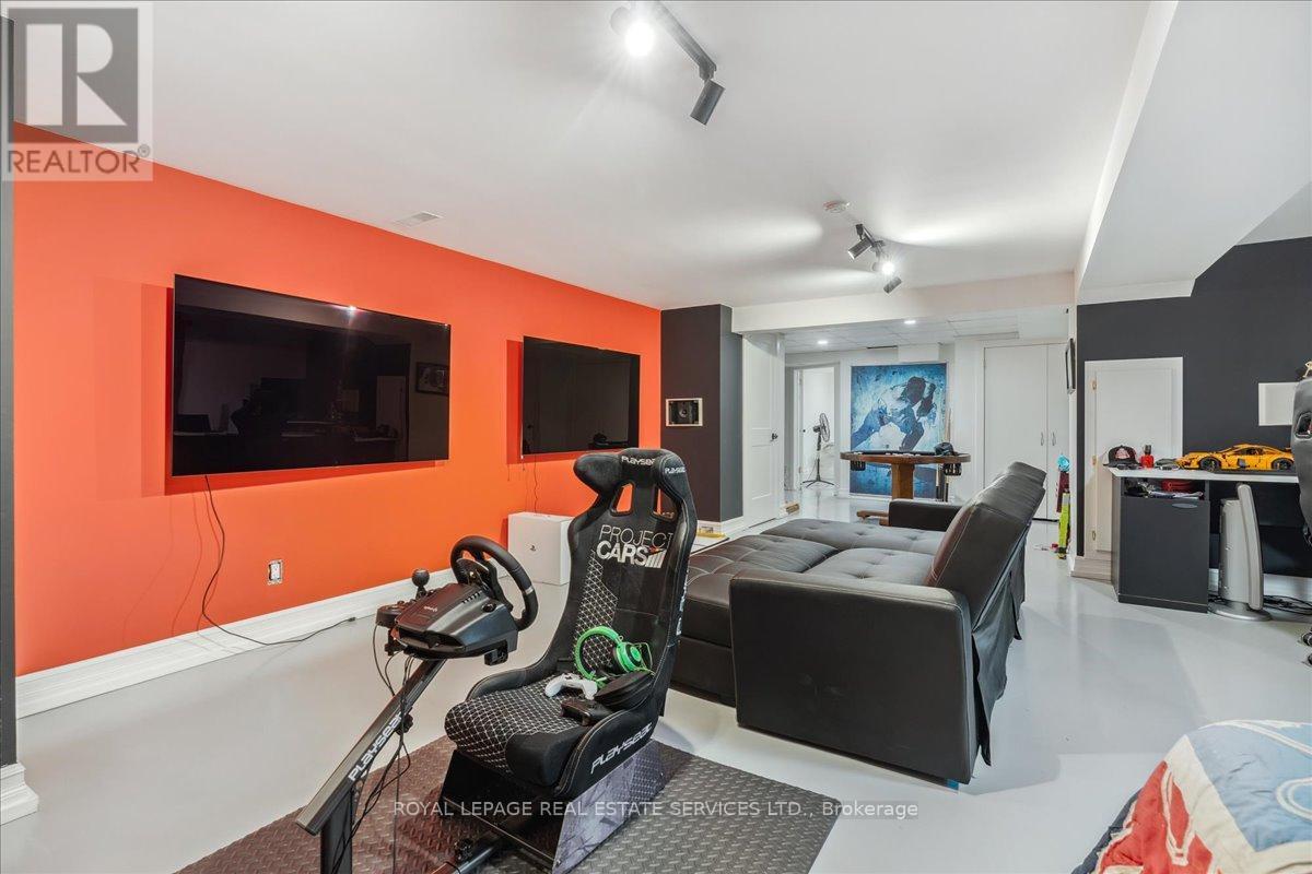 












1099 BURNHAMTHORPE ROAD W

,
Oakville,




Ontario
L6M4K9

