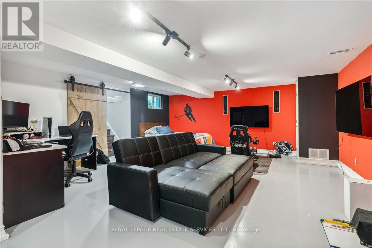 












1099 BURNHAMTHORPE ROAD W

,
Oakville,




Ontario
L6M4K9

