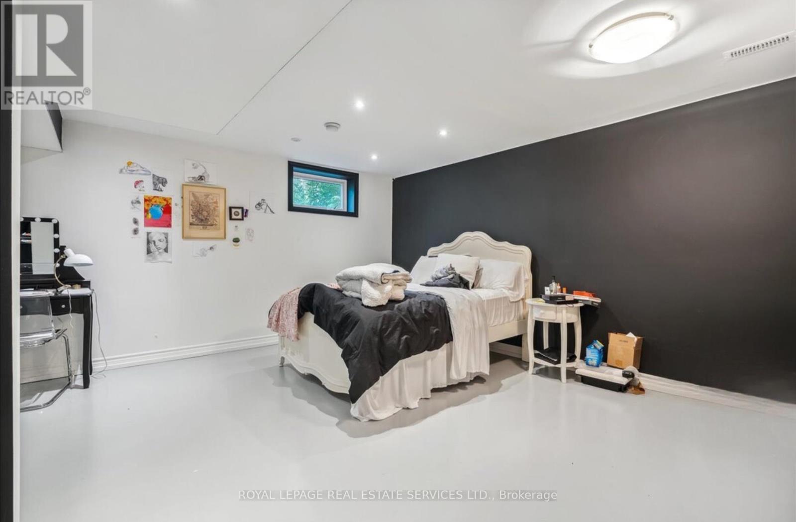 












1099 BURNHAMTHORPE ROAD W

,
Oakville,




Ontario
L6M4K9

