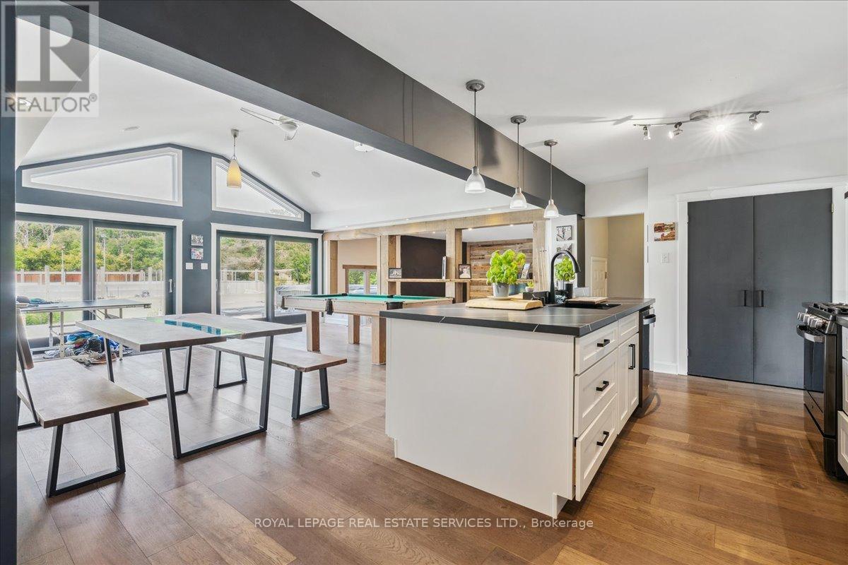 












1099 BURNHAMTHORPE ROAD W

,
Oakville,




Ontario
L6M4K9

