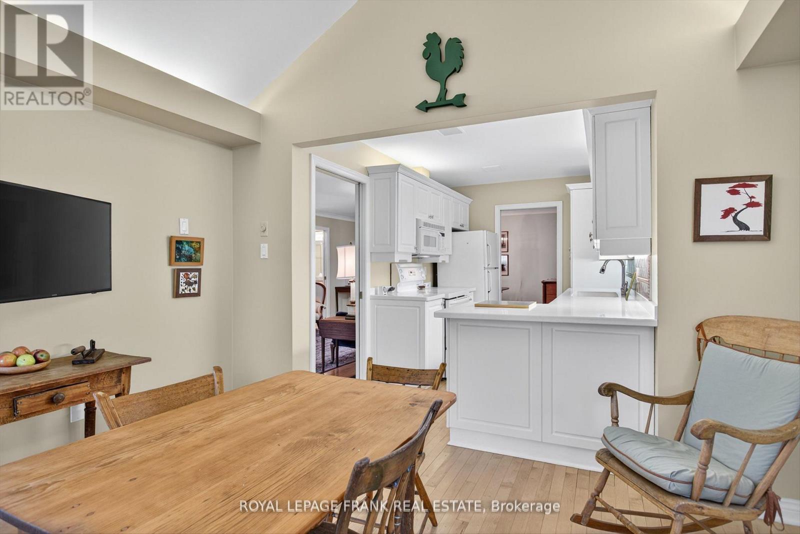 












8 - 1121 ARMOUR ROAD

,
Peterborough (Ashburnham Ward 4),




Ontario
K9H7N8

