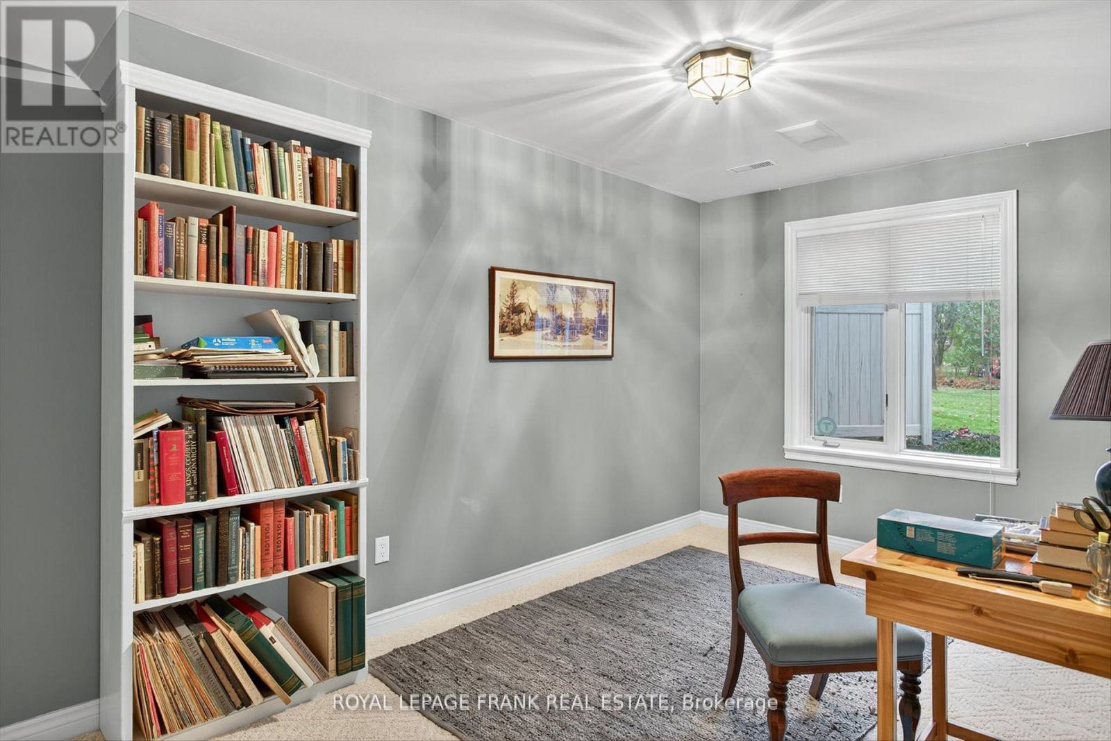 












8 - 1121 ARMOUR ROAD

,
Peterborough (Ashburnham Ward 4),




Ontario
K9H7N8

