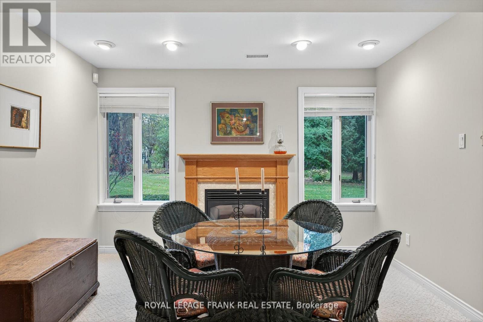 












8 - 1121 ARMOUR ROAD

,
Peterborough (Ashburnham Ward 4),




Ontario
K9H7N8

