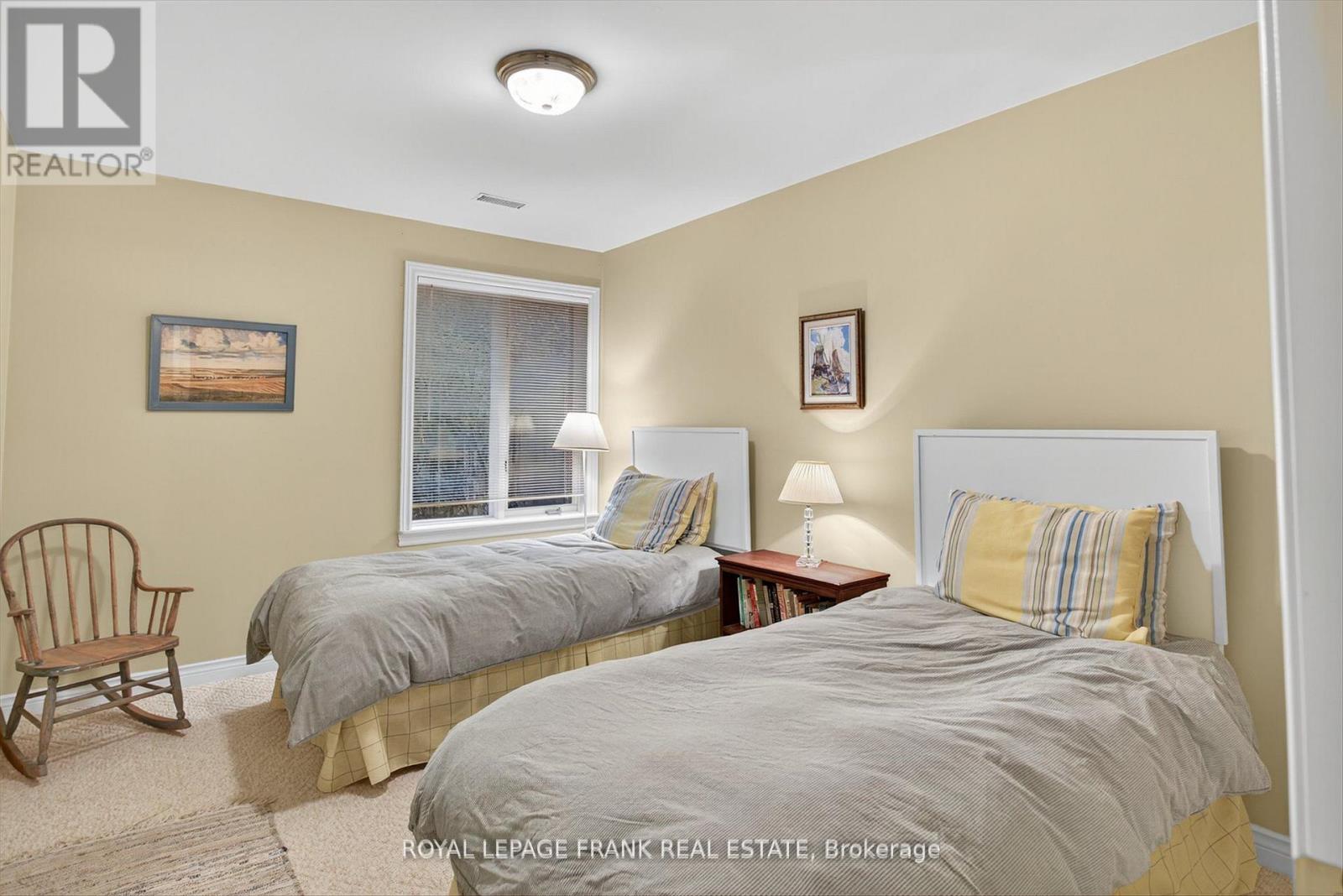 












8 - 1121 ARMOUR ROAD

,
Peterborough (Ashburnham Ward 4),




Ontario
K9H7N8

