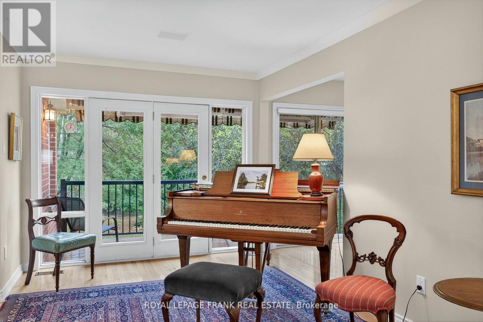 












8 - 1121 ARMOUR ROAD

,
Peterborough (Ashburnham Ward 4),




Ontario
K9H7N8

