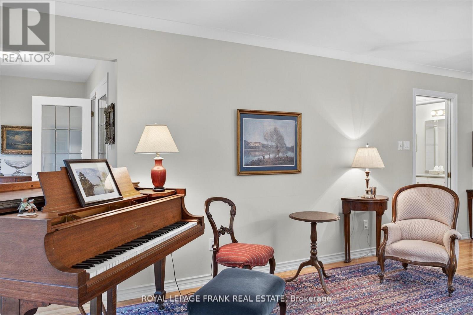 












8 - 1121 ARMOUR ROAD

,
Peterborough (Ashburnham Ward 4),




Ontario
K9H7N8

