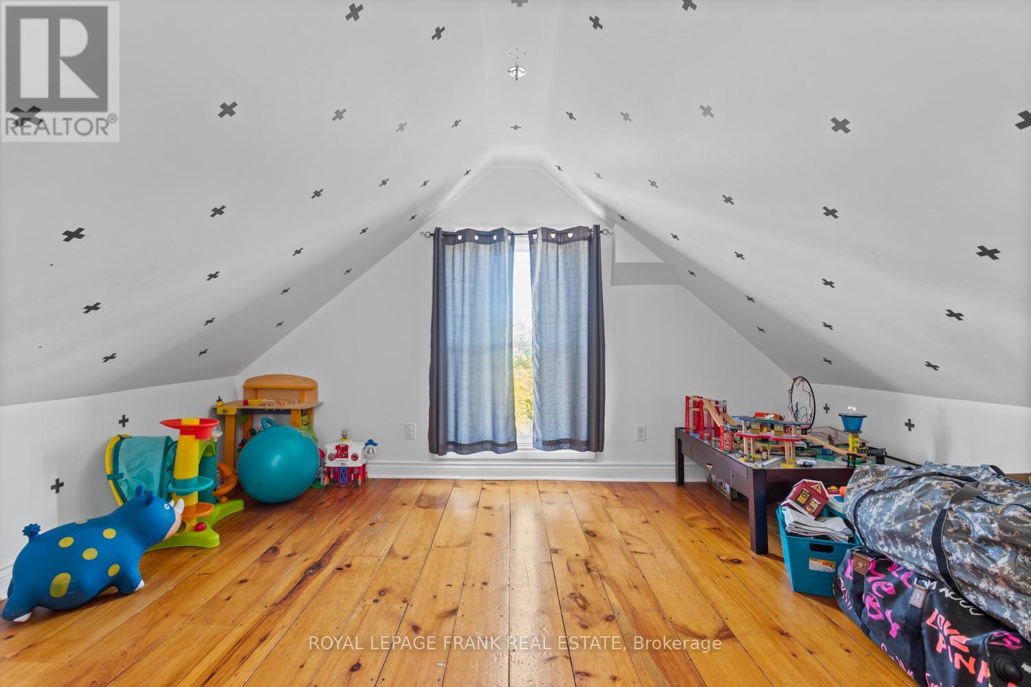 












15880 62 HIGHWAY

,
Madoc,




Ontario
K0K1Y0

