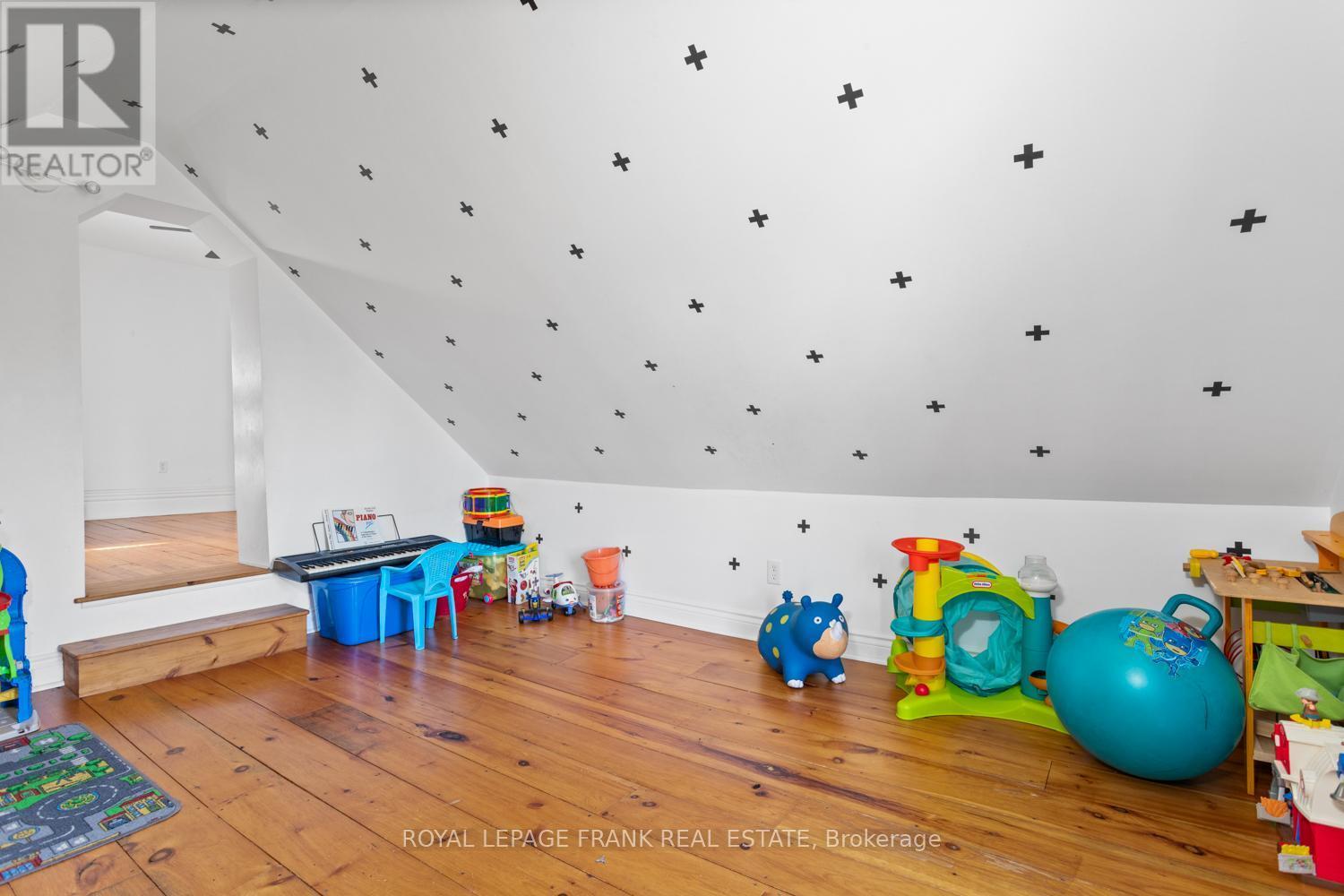 












15880 62 HIGHWAY

,
Madoc,




Ontario
K0K1Y0

