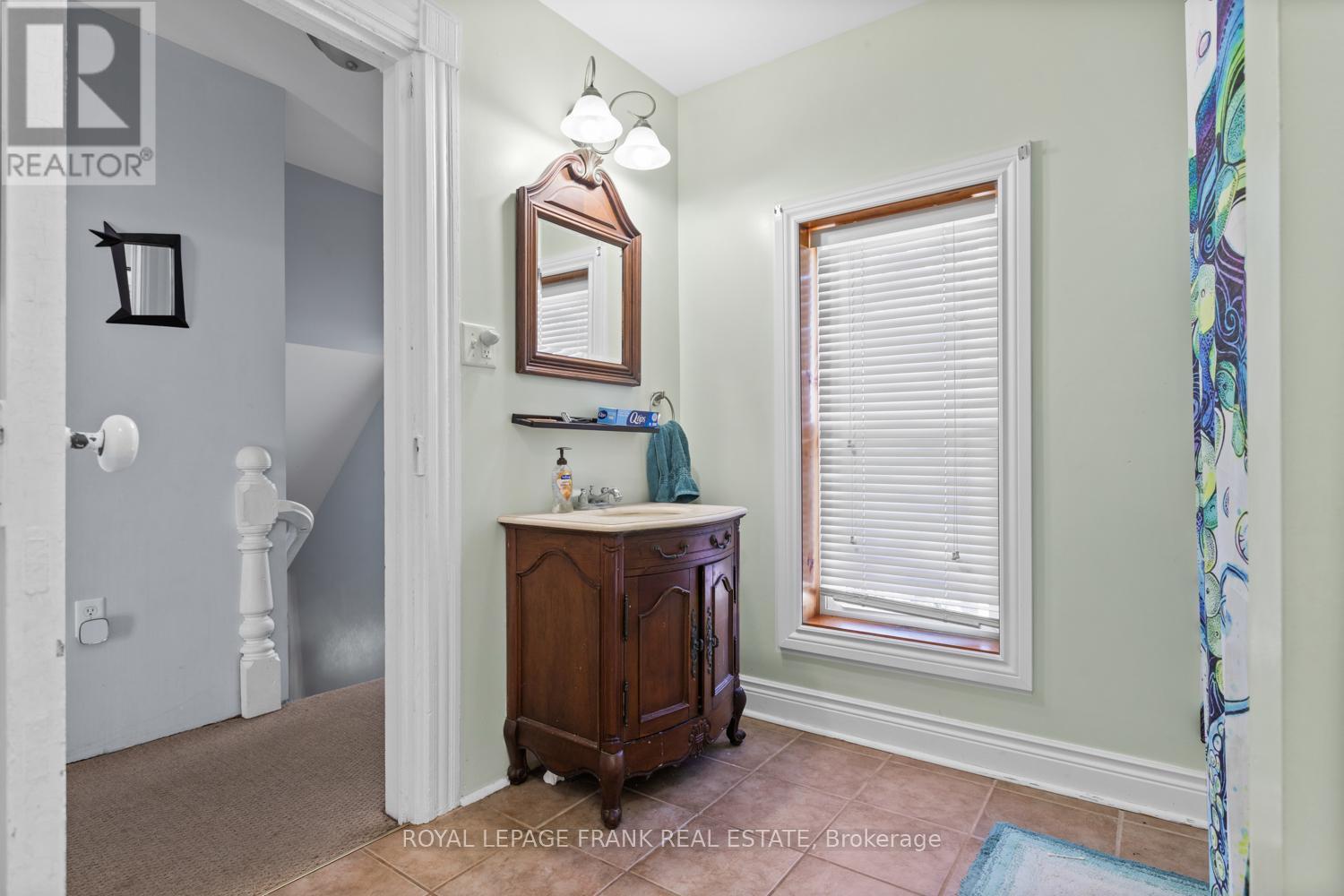 












15880 62 HIGHWAY

,
Madoc,




Ontario
K0K1Y0

