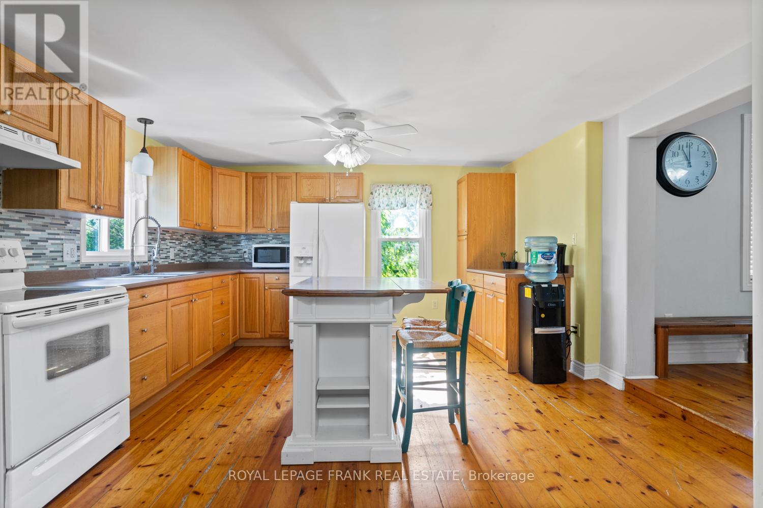 












15880 62 HIGHWAY

,
Madoc,




Ontario
K0K1Y0

