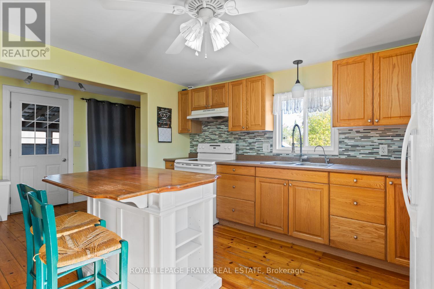 












15880 62 HIGHWAY

,
Madoc,




Ontario
K0K1Y0

