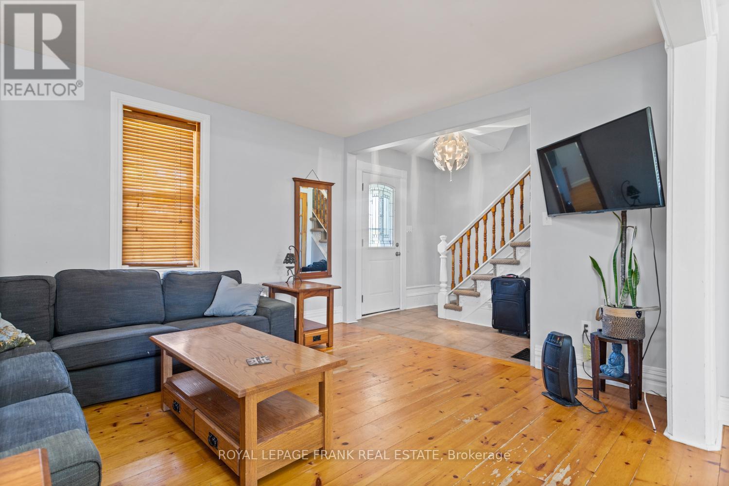 












15880 62 HIGHWAY

,
Madoc,




Ontario
K0K1Y0

