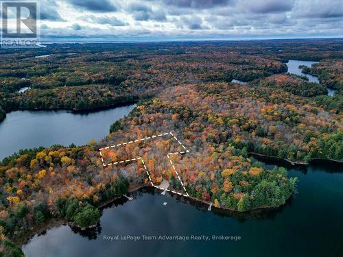 Aerial with Approximate lot line