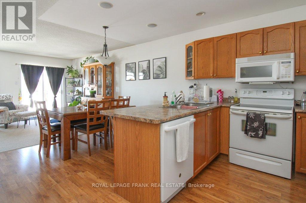 












416 ABOUND CRESCENT

,
Peterborough (Ashburnham Ward 4),




Ontario
K9J8S2

