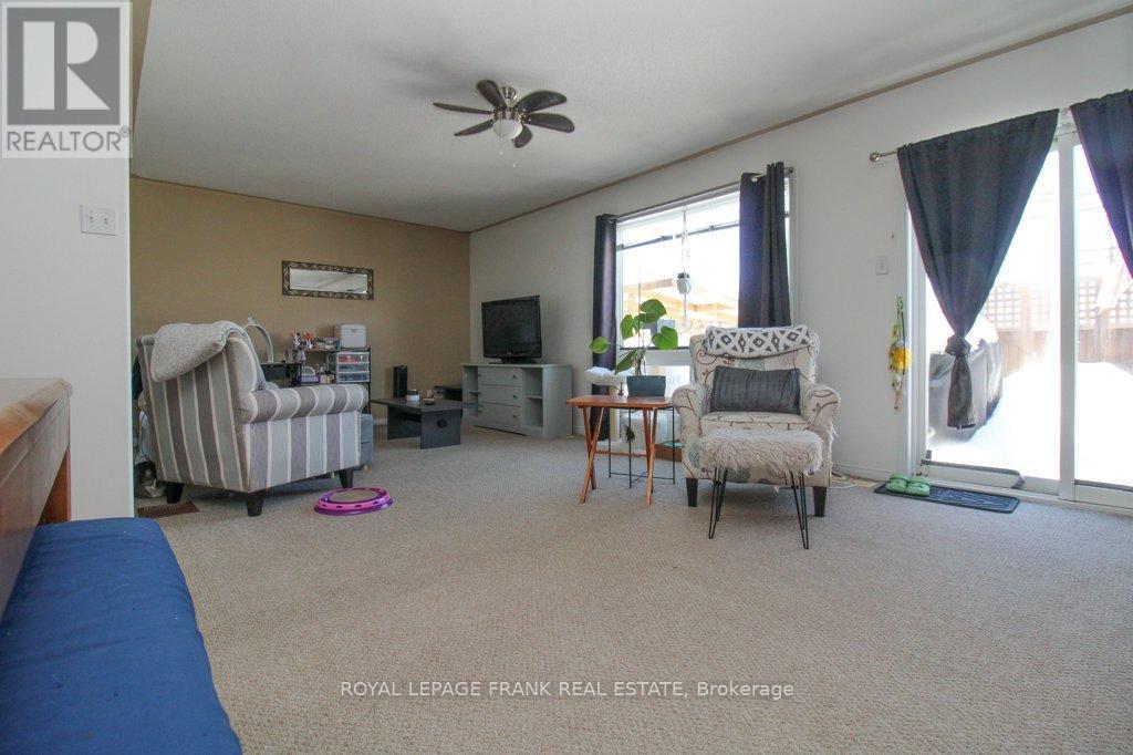 












416 ABOUND CRESCENT

,
Peterborough (Ashburnham Ward 4),




Ontario
K9J8S2

