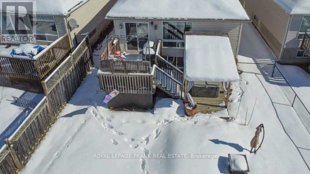 












416 ABOUND CRESCENT

,
Peterborough (Ashburnham Ward 4),




Ontario
K9J8S2

