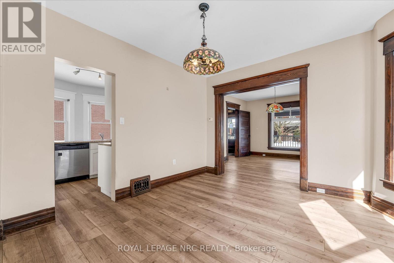 












4878 STAMFORD STREET

,
Niagara Falls (Cherrywood),




Ontario
L2E1M1

