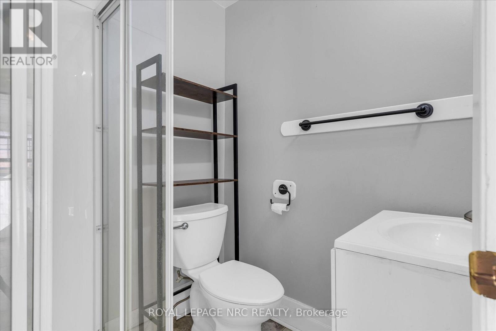 












4878 STAMFORD STREET

,
Niagara Falls (Cherrywood),




Ontario
L2E1M1

