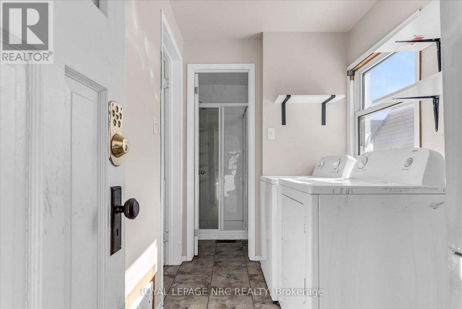 












4878 STAMFORD STREET

,
Niagara Falls (Cherrywood),




Ontario
L2E1M1

