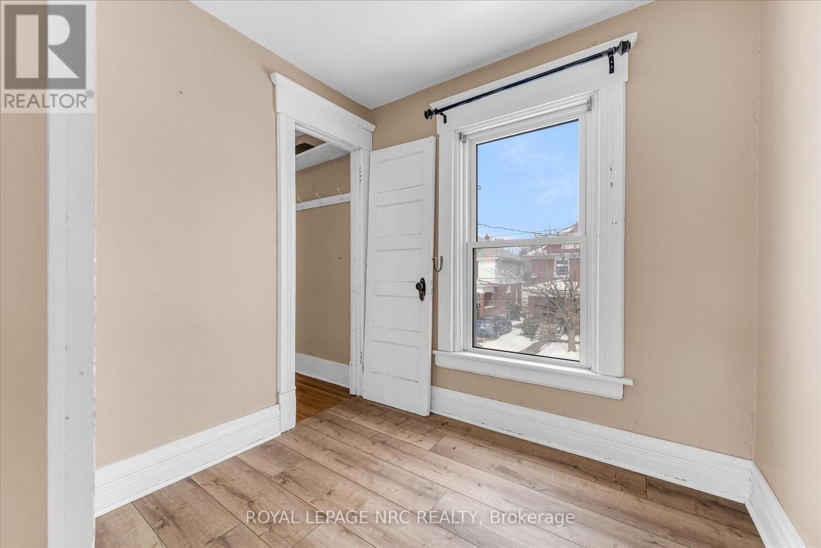 












4878 STAMFORD STREET

,
Niagara Falls (Cherrywood),




Ontario
L2E1M1

