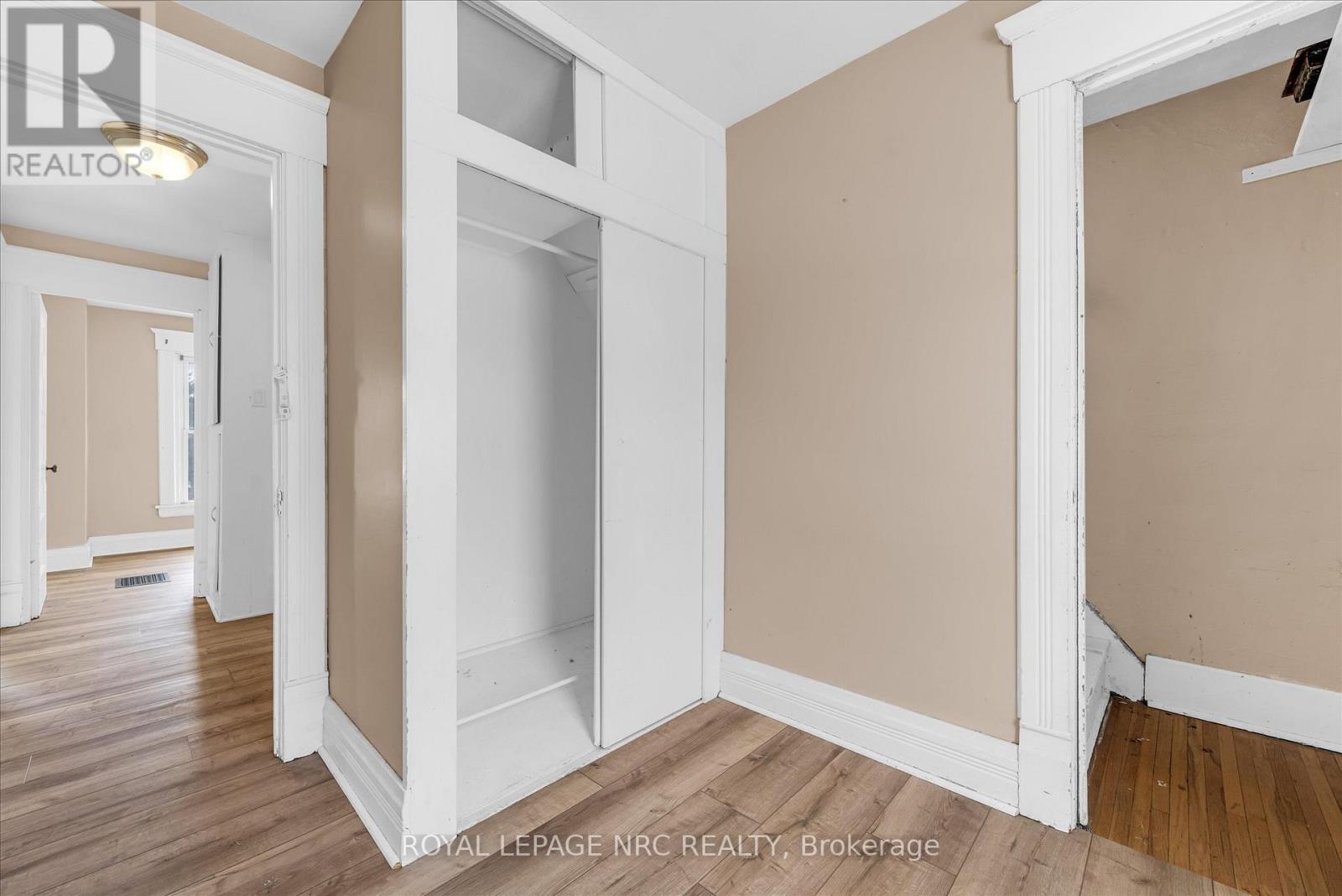 












4878 STAMFORD STREET

,
Niagara Falls (Cherrywood),




Ontario
L2E1M1

