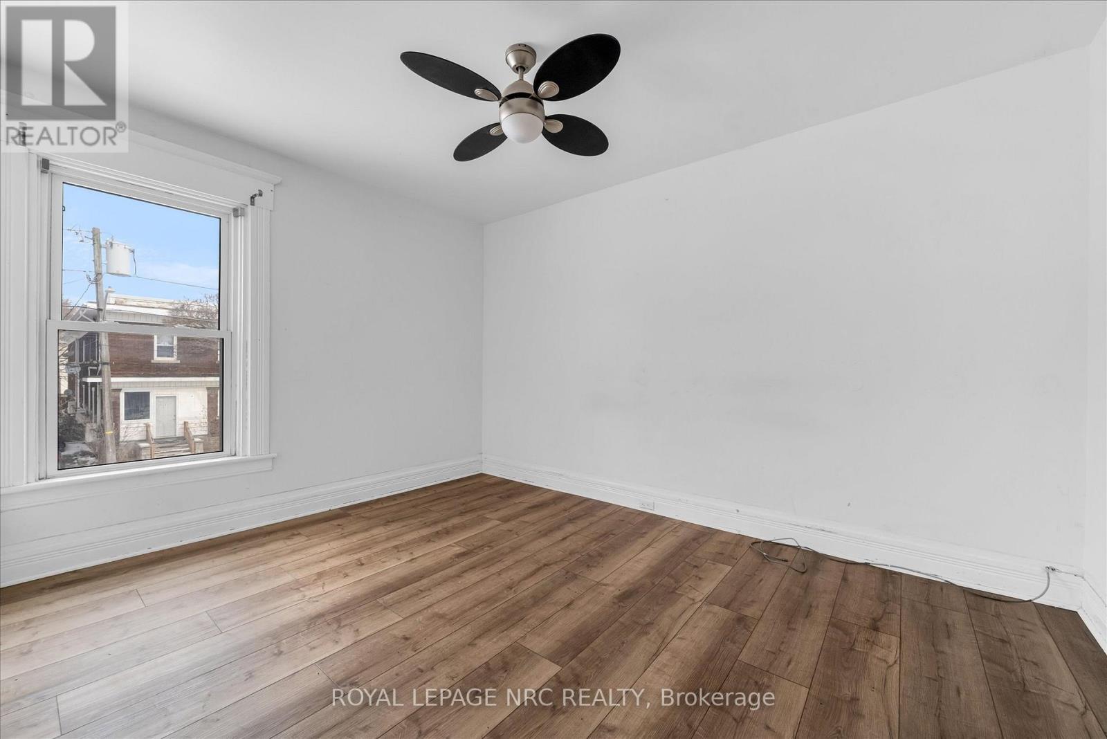 












4878 STAMFORD STREET

,
Niagara Falls (Cherrywood),




Ontario
L2E1M1

