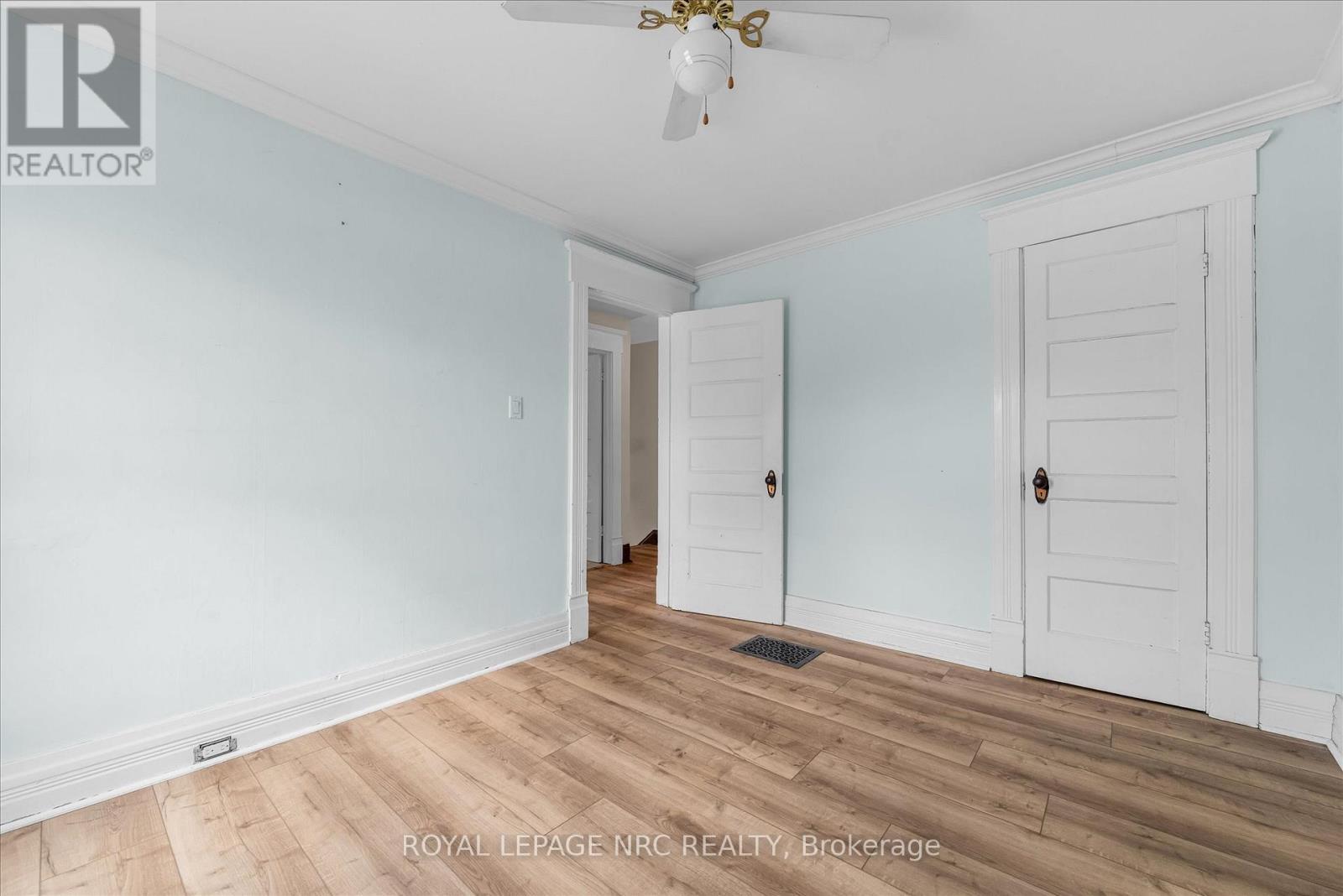 












4878 STAMFORD STREET

,
Niagara Falls (Cherrywood),




Ontario
L2E1M1

