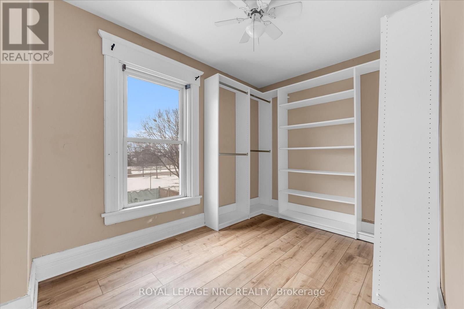 












4878 STAMFORD STREET

,
Niagara Falls (Cherrywood),




Ontario
L2E1M1

